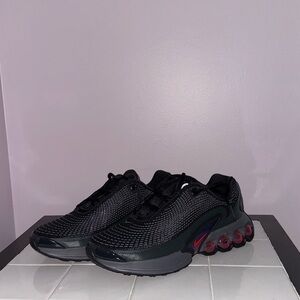 NWOT Nike Air Max DN